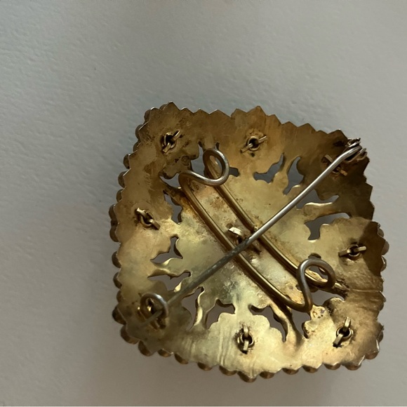 Antique Rhinestone Gold Tone Large Brooch Exquisite Sculptural Ornamental Pin - Picture 2 of 3